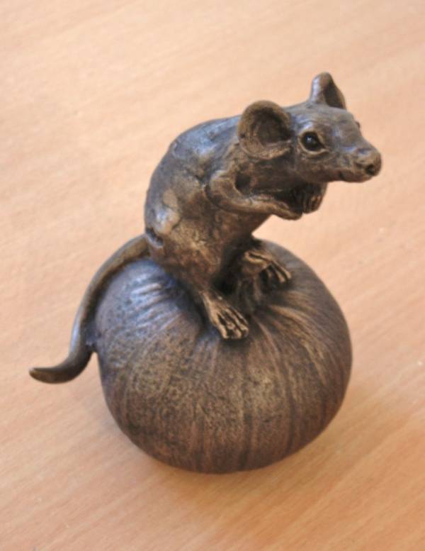 - a Sculpture by Suzie Marsh, measuring 12 x 9 cm (H x W) £48